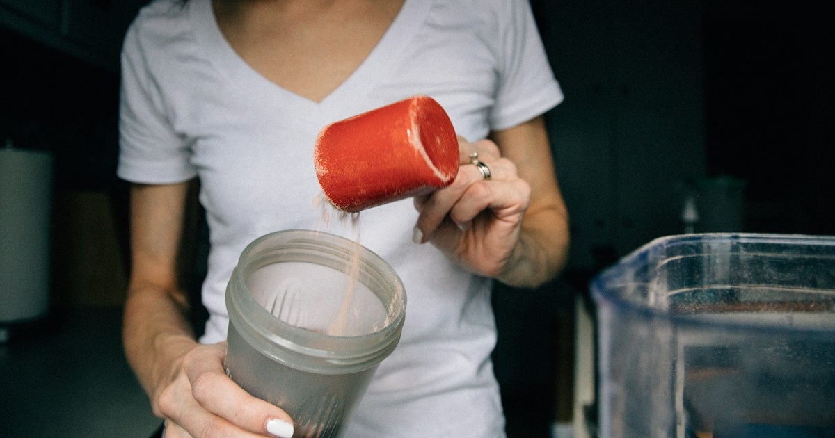 EAA (essential amino acids) during cutting: does it help